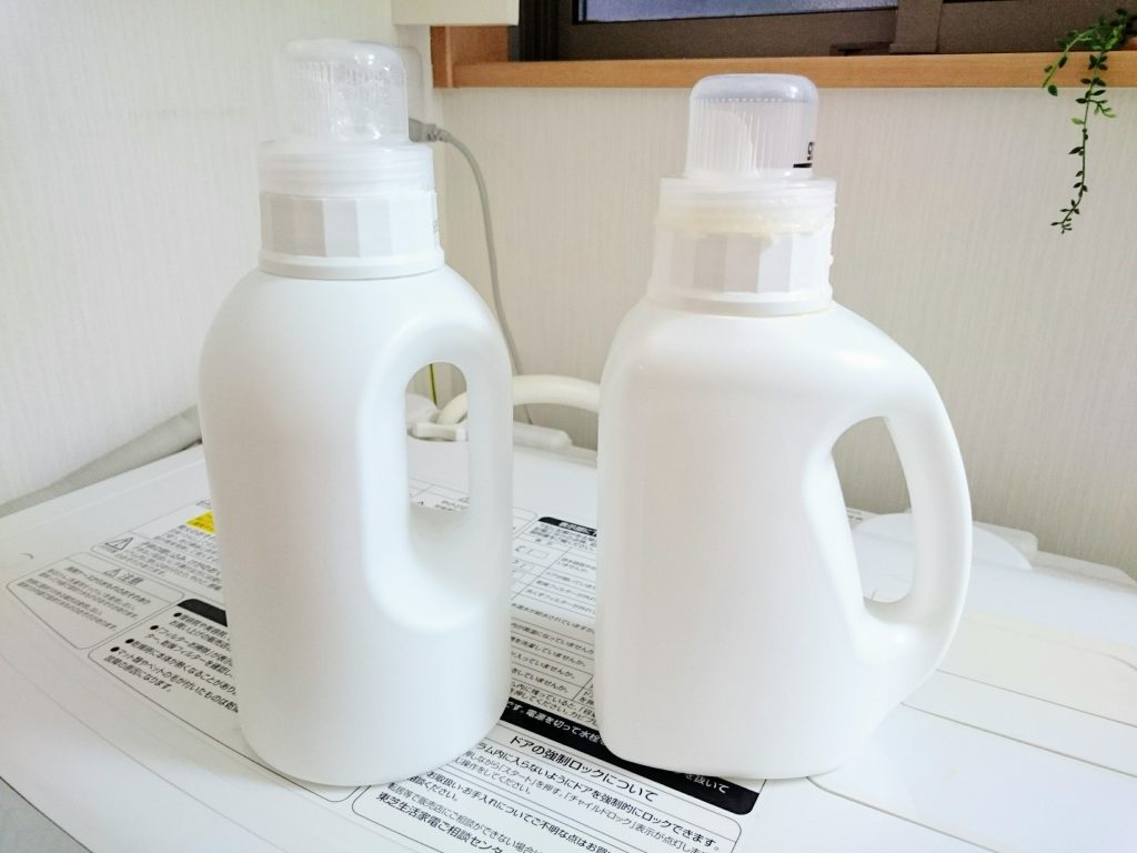 白い洗剤ボトル