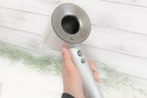 ダイソンドライヤーはパサつく？